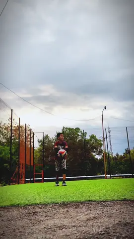 в первом ударе я из далека и раньше прыгнул😂 а втрой как по мне норм #jump #volleyball #jumpserve #darlan #nishida #Nishikawa