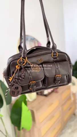 🧸☁️🥨 on sale rn! $14.05 shoulder bag from QK bags (-53% off $29.89 + $5.99 shipping on orders under $40) #ttshopfinds #purseoftheday #bagoftheday #summerstyle #shoulderbag #purserecommendation #bagcharms #leatherbag #handbagtiktok #fashionaccesories #newbag #bagsoftiktok 