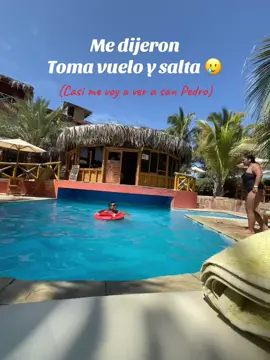 Por andar de muchacha loca saltando en la piscina… Toma vuelo me dijeron 🙄🥲  Pobre mi cabeza y mi columna 😭😭😭#caidas #piscina #vivademilagro #cuidado 