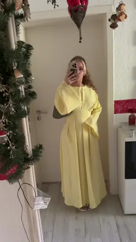 Liebe dieses Kleid so sehr. Wie eng ihr es schnüren möchtet, ist auch ganz euch überlassen. 🍋 Dress: @LOSYANA  Code: Kiara 10 #fyp #virał #outfit #outfitinspo #dresses #summervibes #summertime #sun 