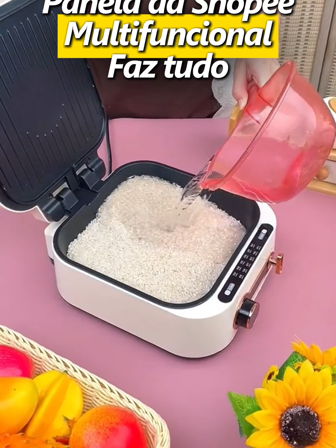 👉 Você encontra o l!nk clicável no meu perfil Essa panela multifuncional da Shopee é praticamente uma chef na sua cozinha! Ela grelha, frita, cozinha, assa e ainda aquece com perfeição. O revestimento antiaderente evita sujeira e facilita na hora de lavar. Com controle de temperatura e tampa de vidro resistente, ela ainda permite preparar dois pratos ao mesmo tempo. 🔗 Quer mais dicas e ofertas exclusivas? Entre no nosso grupo no WhatsApp e seja o primeiro a saber das novidades!