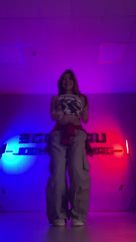 dc: @_nyksall_ #dance #fypシ゚ #dancer #latinas #shakirachallenge #girllikeme #girllikemechallenge #shakira #foryoupage 