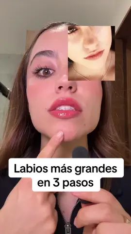 ✨ Glow Up Tip 63: cómo hacer que tus labios se vean más grandes sin procedimientos estéticos 👀💋👏🏼 #creatorsearchinsights #glowupera #gloss #lipgloss #filler #lipfiller #fulllips #glowuphacks #GlowUp #glowuptips #summerglowup #glossylips #niñasbonitas #glowupchallenge #cleangirlaesthetic #naturalmakeup 