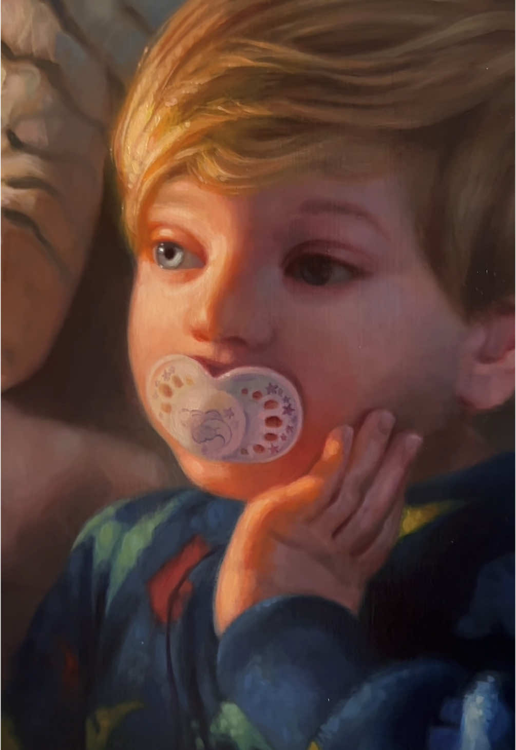 Another commission portrait! I’ll be posting a timelapse video of the process of this painting soon! 👀✨🤗 #artistsoftiktok #commisson #portrait #commissionpainting #oilpainting #oilonwood #commissionart #babypainting #portraitpainting #lighting #paintinglight 