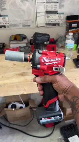 Shockwave Sleeve Impact Sockets #bulletsolano #milwaukeetools #stubby #m12 #shockwavesockets #sleevesockets #milwaukeefuel #satisfying #viralvideo #fyp 