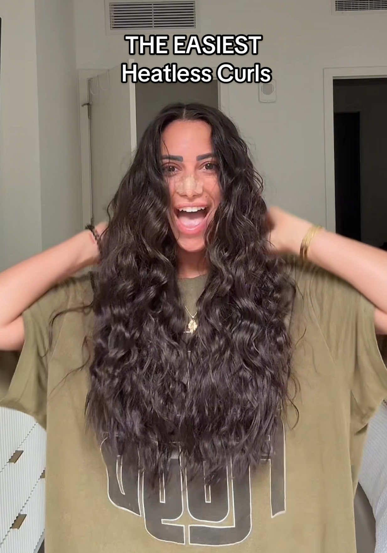 The easiest heatless curls hack 😍😍😍