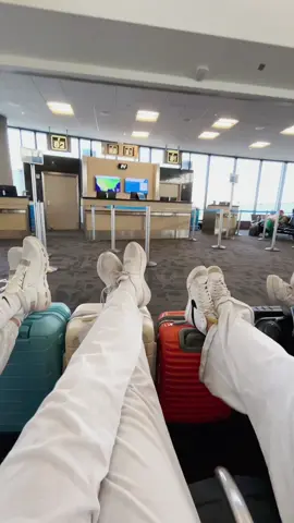 Italy airport transition!!! #fyp #fyp #italy #travel #airport