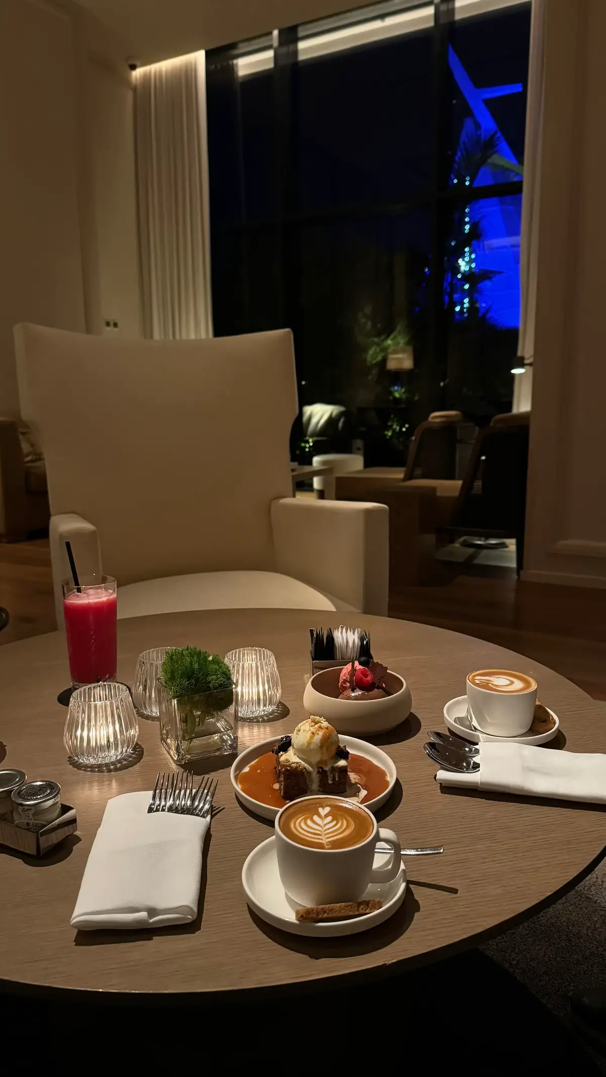 ياربّ اجعّــل عائِلـتي فِـي  سُــرور  دائِـــم❤️❤️ #ذا_اديشن #نادي_اليخوت #غيداء_العتيبي #كافيهات_جده #فنادق_جده #اديشن 