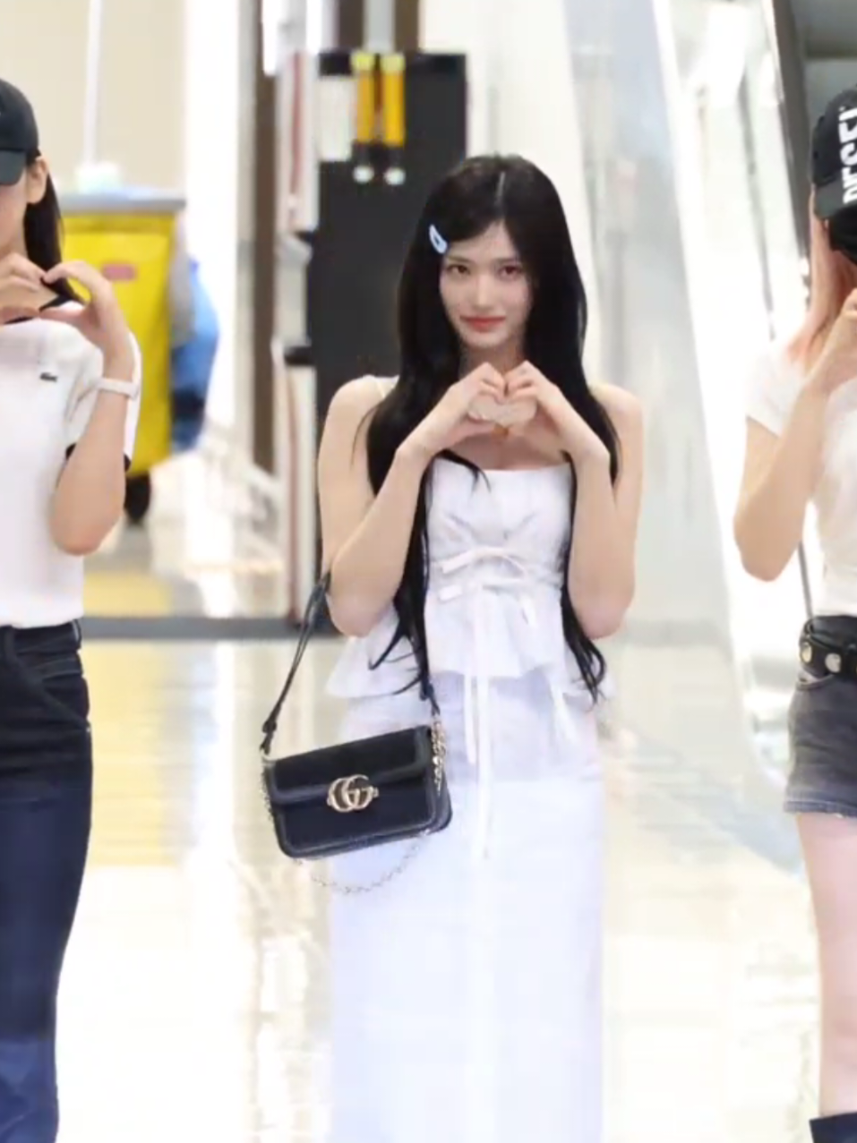 IVE Leeseo at Gimpo Airport | #LEESEO #IVE #KPOP [ Other Members  –> @AN YUJIN 🐶 @୨☆♡⋆┊Ꮆαєꪊℓ 🐿┊⋆♡☆୧ @JANG WONYOUNG 🐰 @NAOI REI 🐥 @KIM JI-WON 🐱  ] :: Admin  –> @danika 🐯 