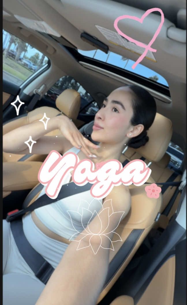 Mi primera vez yendo a yoga 🧘‍♀️ ⭐️ #rgv956 #yogagirl #yogameditation #moodboard #fypシ゚ #fyp #minivlog 