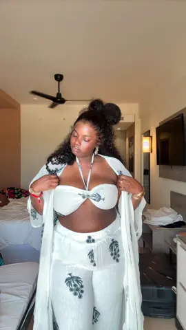 Ensemble by  house of Africa @House of Africa  #tiktoksenegal🇸🇳 #fyp #senegalaise_tik_tok #OOTD 