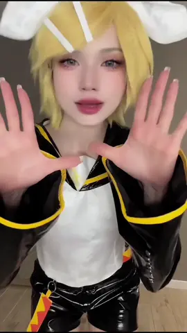 Use normal sounds ❌ use meme sounds ✅ #rin #vocaloid #cosplay #cos 