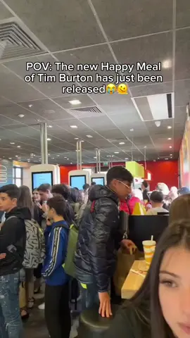 We’ve waited 1 hour to get it but it was worth it🥲🥲 #happymeal #TimBurton #mcdonalds #jackskellington #oogieboogie #nightmarebeforechristmas #timburtonstyle #timburtonchallenge #timburtoncharacter 
