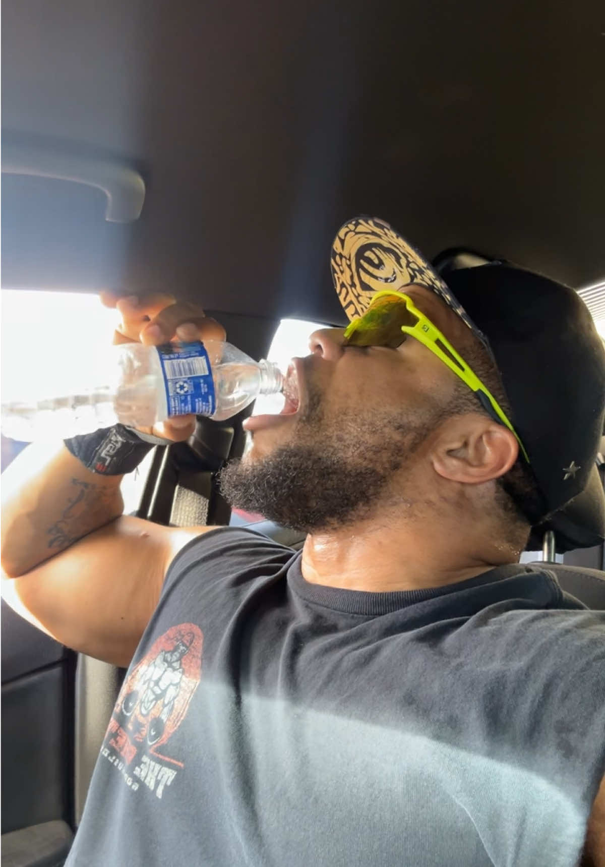 i heard its Fitness Flexin Hard Friday. its a beautiful day to go lift some heavy ass weights 🤪🥰🏋🏽‍♂️🦍