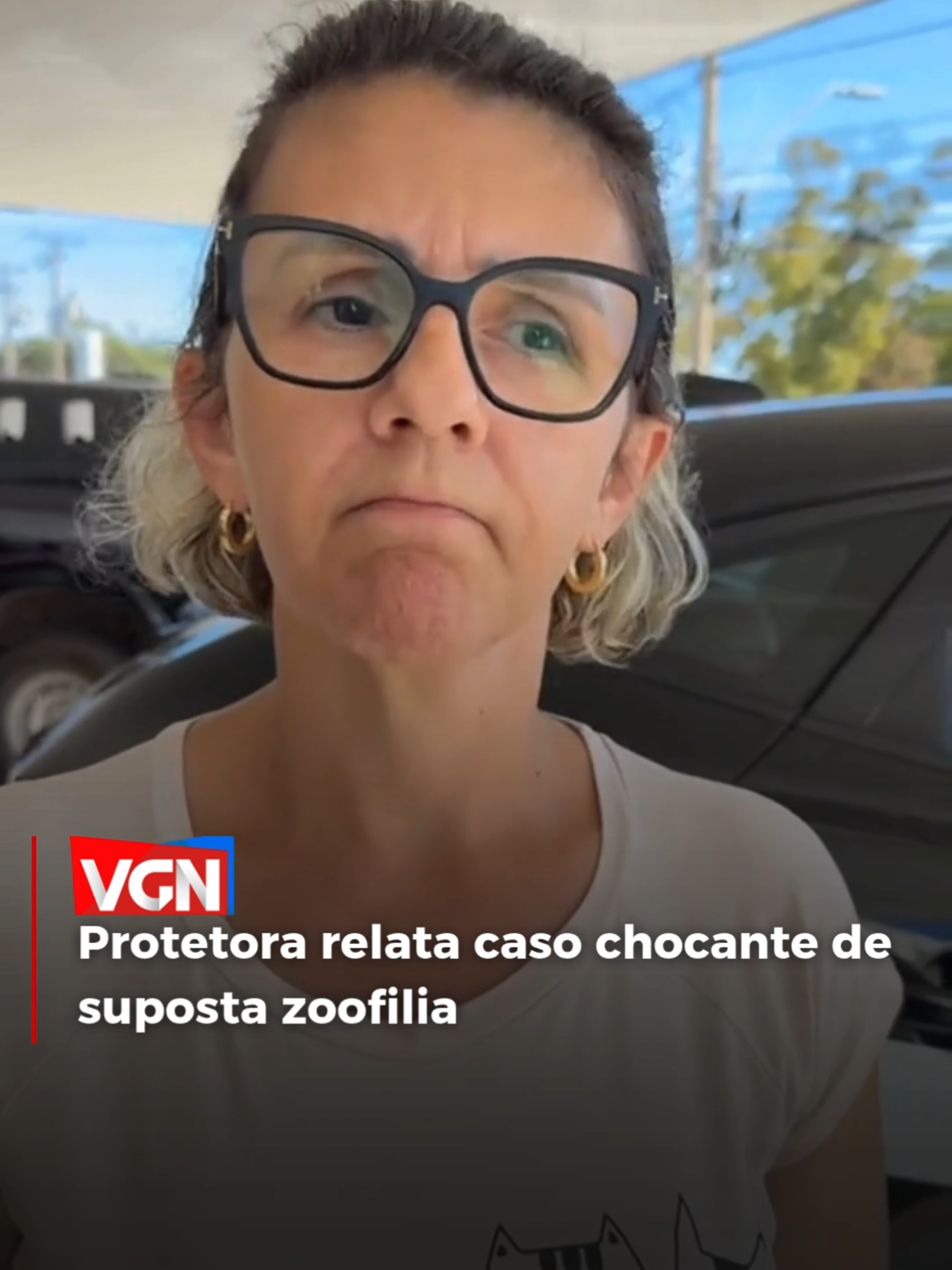 A ativista Kelly Rondon, da ONG Tampatinhas, denunciou um caso grave de maus-tratos e possível prática de zoofilia em Cuiabá, que resultou na prisão em flagrante de uma mulher identificada como Larissa Moreira. Segundo Kelly, a suspeita foi detida na manhã desta sexta-feira (14), após ser encontrada com um cachorro que poderia ser vítima de abuso. #vgnoticias #protetora  #animais
