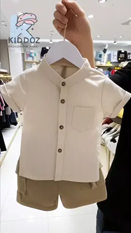 Temani buah hati Anda tampil stylish dengan setelan kemeja dan celana cargo ini! Desain lucu dan nyaman membuat si kecil siap eksplorasi seharian. Cocok untuk berbagai acara, dari bermain hingga berkumpul bersama teman. Dapatkan set ini sekarang dan lihat senyum bahagia di wajahnya! 😄 #SetelanAnak #KemejaCargo #FashionAnak #GayaAnak #OOTDAnak #KerenDanNyaman #TikTokFashion #AnakStylish #BelanjaOnline #outfitanak #fypシkiddoz 