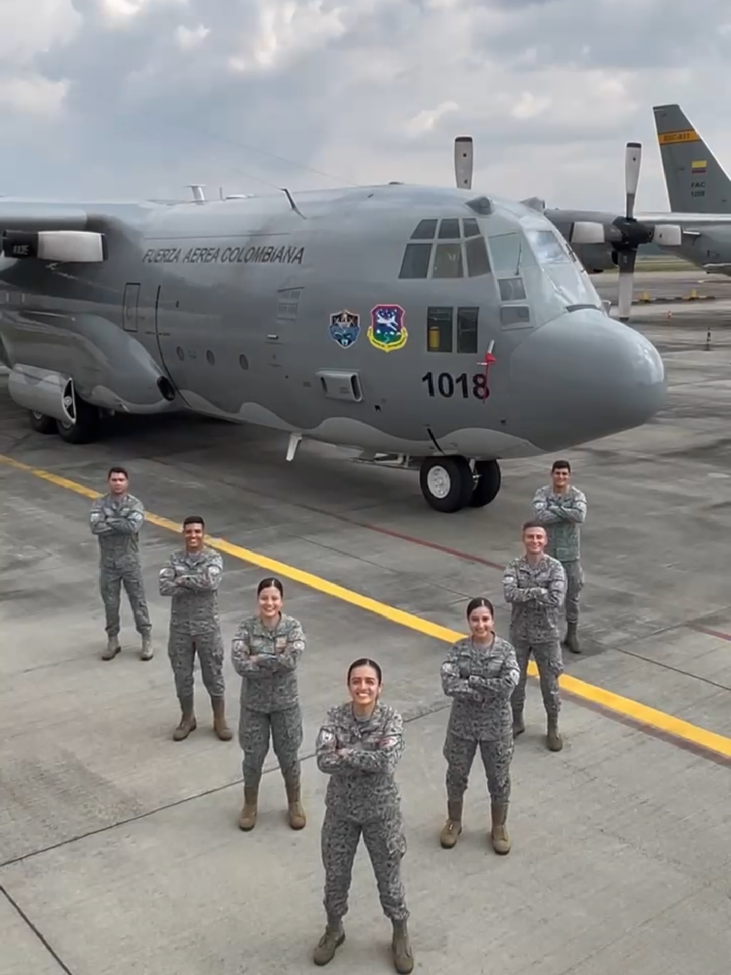 Trabajo en equipo, calidad e innovación en los procesos de mantenimiento, permiten que nuestras aeronaves cumplan la misión.  #CATAM  #AdAstra🚀 #HonorEsServir #SiempreFirmes #colombia #parati #AsíSeVaALasEstrellas #2025 #Viral #fyyyyyyyyyyyyyyyy #fypシ #followme #foryou #viralvideo #militarylife  #videomilitar #pilot #avión