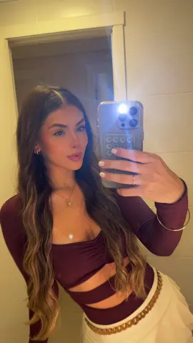 não amo um maloqueiro mas amo essa música HAHAHAHAHA 