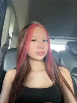 i have pink hair !!