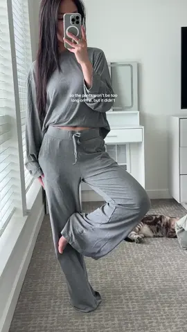 Replying to @N I D A ♡ my weekend uniform 😍 #loungewear#loungeset 