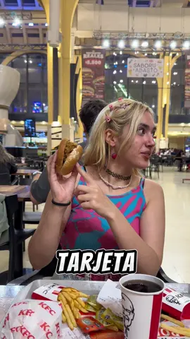 Ustedes q se comprarian? 🐀 #humor #argentina #foryou #foryoupage #fyp #parati #buenosaires #reseña #kfc #cristinakirchner #kirchner #presa #milei #politica #peronismo #carcel #mcdonalds #plata 