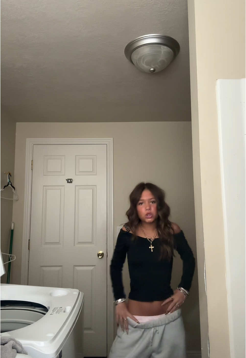 Free fall #fit #xyzbca #foryou #utah #brandymelville #viral #itah 