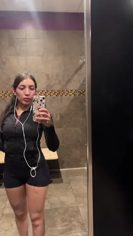 locked innn!! 🫦 #GymTok #ootds #fitcheck #fyp 