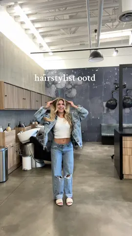 cute & basic 🤍  #hairstylist #outfitinspo #denimjacket #hair #hairtok #salonlife #outfitideas #denimondenim 