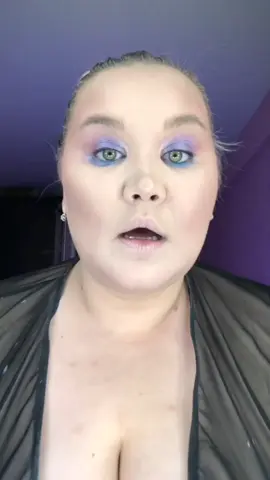 Девачки ❤️ только для вас, туториал на небольшие аккуратные стрелочки для нависшего века 🥹 Буду заливать по вашим запросам такие видео порционно. Ставьте реакции, пишите комментарии, чтобы я понимала снимать дальше туториал-контент или это не интересно) #makeup #beauty #макияж #asmr #plussize #yakovleva #miss_v_ya #fyp 