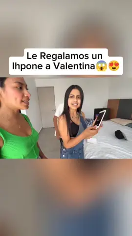 Le Regalamos un  Ihpone a Valentina😱😍 Part 2 #tiktok #humor #valentinaceron🛐 #jonferceron🛐 #jonferceronvalentina #jonferceoon #parati #ihpone #fyp 