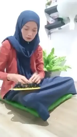 Terapi mandiri membantu mengoptimalkan kembali otot para penyintas scleroderma,lakukan dg telaten dan rutin setiap hari, link papan terapi disini👇👇 @Kirana #scleroderma #sclerodermawarrior #terapi #stroke #hiddendisabilities #disabilitastaktampak 