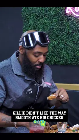 @KING GILLIE is crazy lol i swear that’s how you eat flats lol