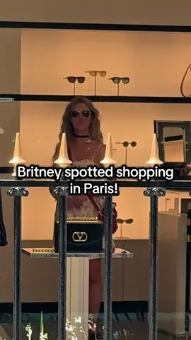 She laughed. The shopping assistant did too. Security didn’t stand a chance. 🕶️ Disclaimer: This is a parody. Not affiliated with Britney Spears, just vibing in her style. ⸻ #BritneyImpersonator #BritneyTribute #BritneyCover #BritneyLookalike #BritneyVibes #BritneyArmy #BritneyFan #BritneyParody #BritneyForever #PopPrincess #Britney2000s #BritneySlay #FakeBritney #NotBritneyBut #BritneyStyle #BritneyEnergy #BritneyMoment #BritneyLaugh #BritneyTributeAct #BritneyFanArt #BritneyPop #BritneyIcon #BritneyMood #BritneyGlam #BritneyInParis #BritneyCameBack