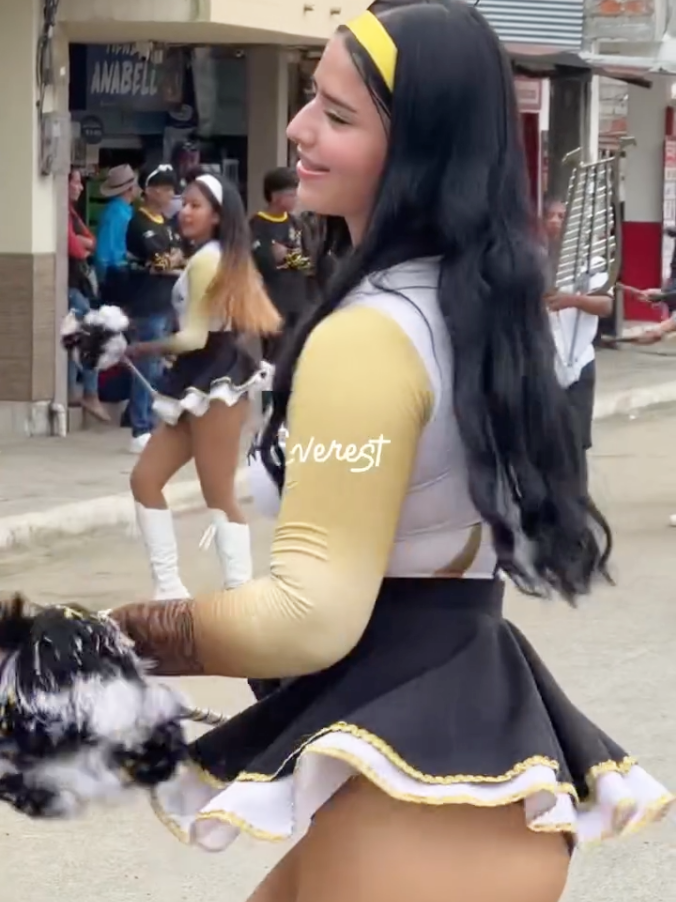 Una nena latina #ecuador🇪🇨 #manabi_ecuador🇪🇨 #bastoneras #viralditiktok 