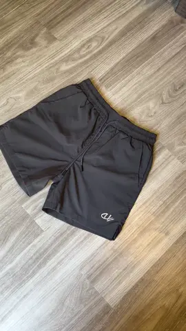 Men’s short above the knee with unifit logo high quality menswear #menshort #shortformen #menswear #abovetheknee #shorts #fyp 