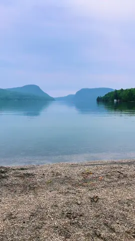 Can you feel the calm? #explorevermont #lakewilloughby #scenicspots #wanderlust #universehasyourback #willoughby 