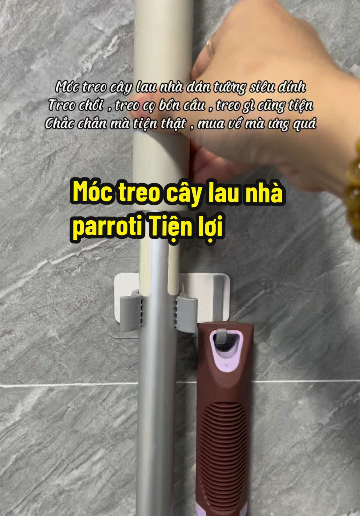 ☘️ Móc treo cây lau nhà dán tường siêu dính , mua về mà thấy ưng quá . Nhìn nhà vệ sinh gọn gàng sạch sẽ hơn bao nhiêu . Link tui mua ở đây nha ☘️☘️☘️ #nhan_9292 #review #xuhuongtiktok #viralvideo #viral #reviewdogiadung #giadungtienich #dogiadung #móc #moctreo #moctreocaylaunhadantuong #moctreocaylaunha #moctreocaylaunhatam #tienich #rẻ #danang #parroti 