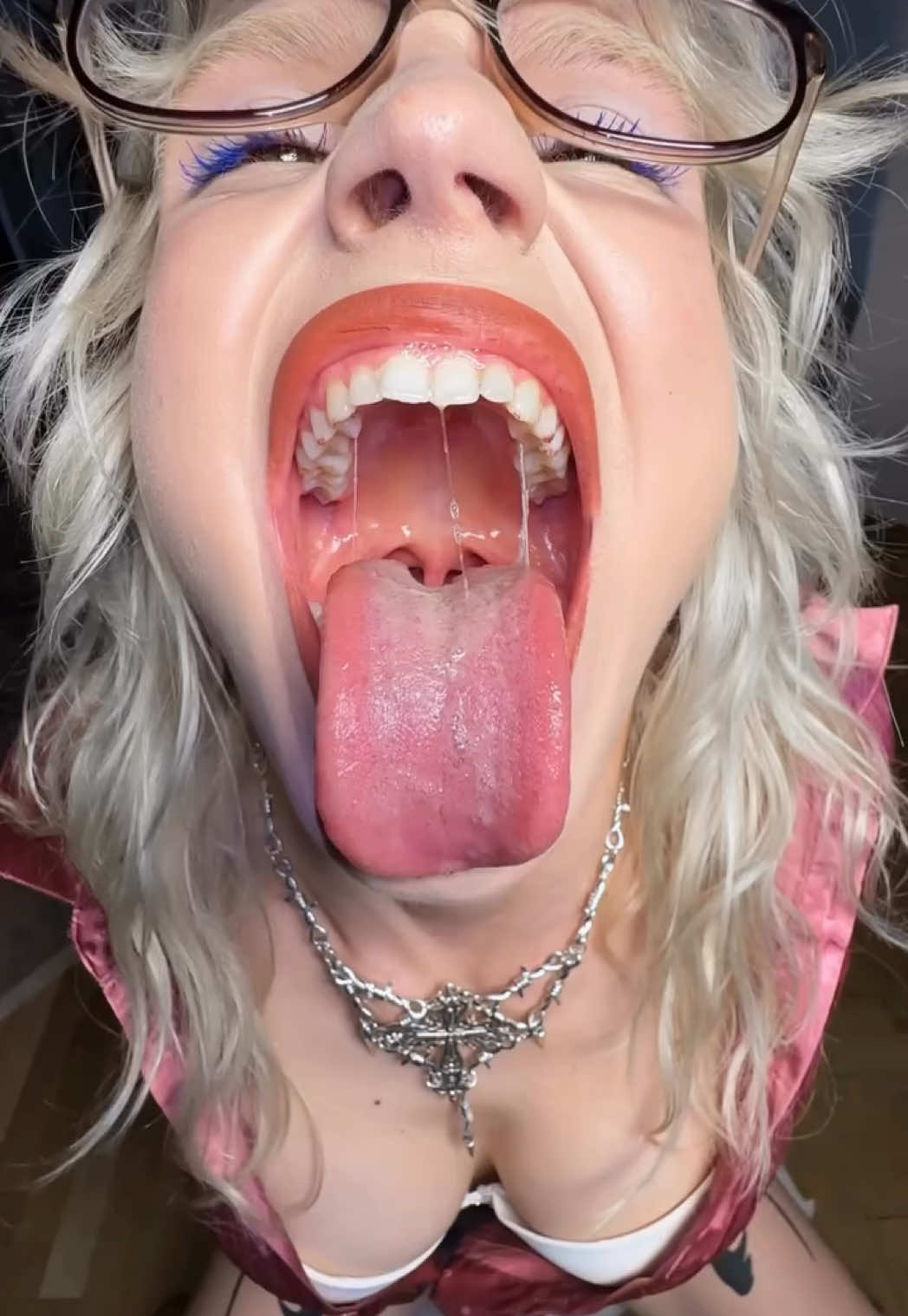 #Tongue #smoothlips #oral #coco #fypシtiktoktrending #lipglossssssssss #TikTokBeauty #tiktokcreators 