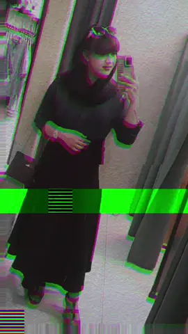 واسه کسی ماه باش🌙 که واسه چهارتا ستاره ولت نکنه:) 🖤️ 