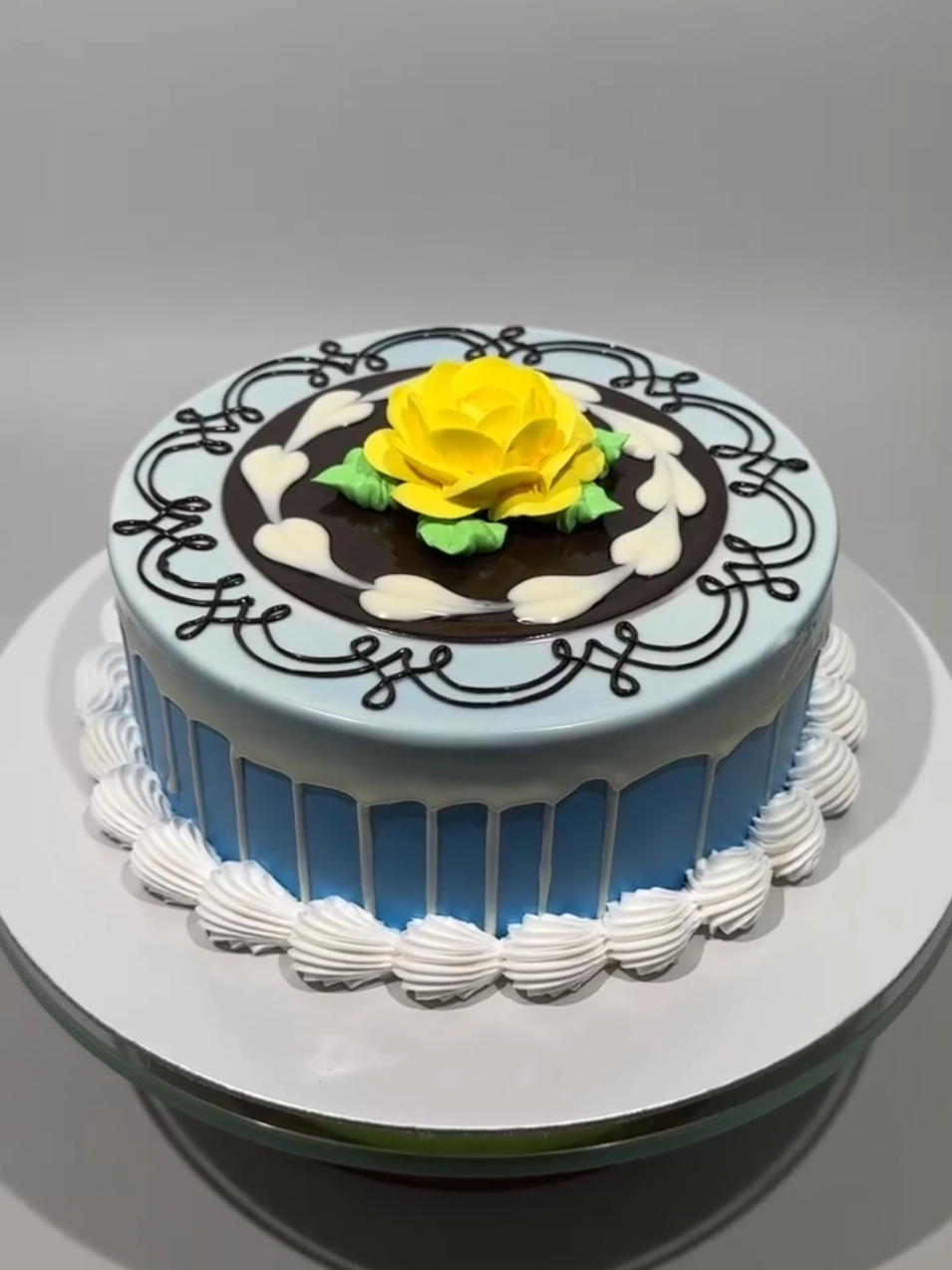 Chocolate Cake Decorating Hacks#caketok #cakerecipe #cakeart #cake #chocolate #cakeideas #chocolatecake #cakedecorating #cakedesign #TikTokCreatorSearchInsightsIncentive #explore #fyp #foryoupage #trending @𝘾𝙖𝙠𝙚 𝙨𝙩𝙮𝙡𝙚 