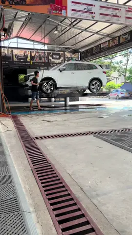 Kiếm chỗ rửa xe có cầu nâng khó quá 🤦#oto #fordterritoryvn #fordterritory #mêxe 