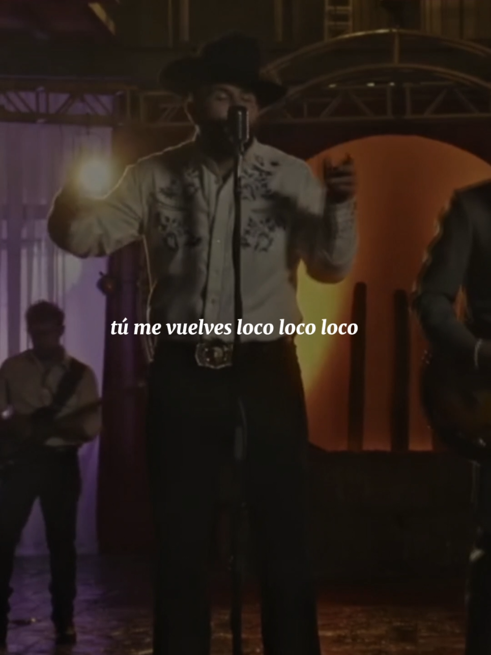 Tu me vuelves loco loco😍🔥💕 #dueñodeti #tumevuelvesloco #carinleon #paratii #CapCut #fyp #nuevo 