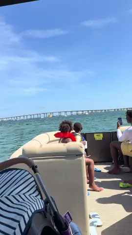 PEACH McINTYRE 🍑 9 KIDS 🧑🏾👦🏾🧒🏽👧🏽👶🏾👶🏾👶🏾👶🏾👶🏾 CRYING 😭😭😭 ON A BOAT RIDE 🛥️ 🤣🤣🤣