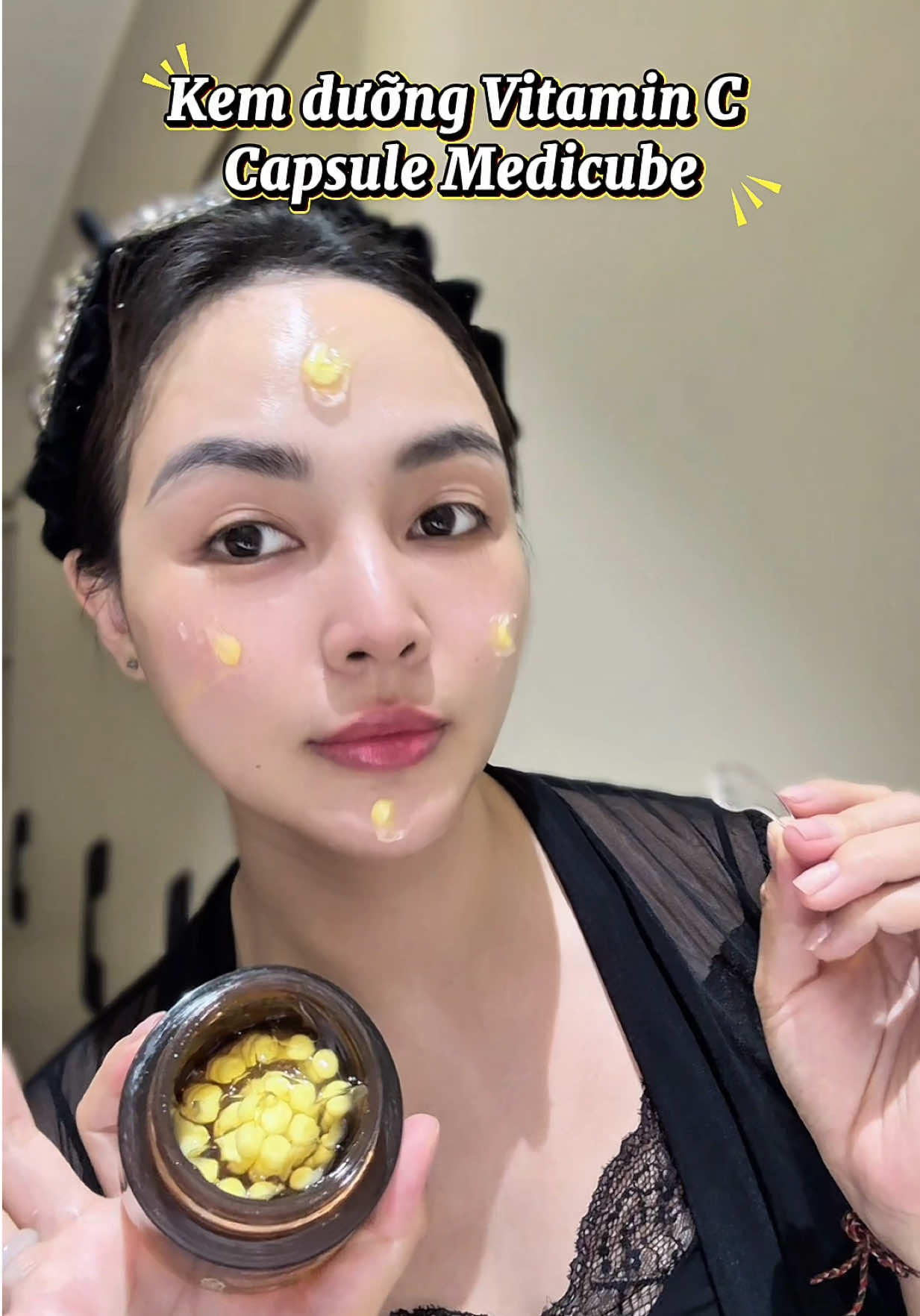 Kem vitamin C bọc Liposome của #medicube chân ái cho da xỉn màu, thâm sạm nám tàn nhang. Dưỡng sáng cấp ẩm cực kì tốt á. #kemvitaminC ##vitaminCcapsule #medicubevn #medicubevietnam #xuhuong #reviewskincare #goclamdep #kemduongtrang 