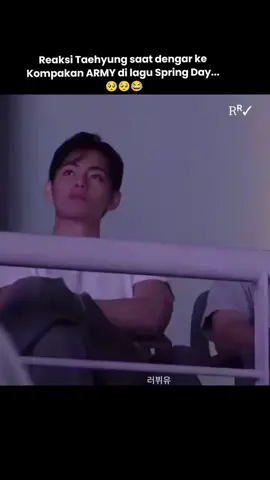 Taehyung bareface aja Gagah bgt 😭😭💜 Moment Taehyung denger lagu Spring Day BTS...  #btspavedtheway #제이홉 #HOPEONTHESTAGE #JHOPECONCERT #TAEHYUNG #HANDSOME #gagah #BAREFACE 