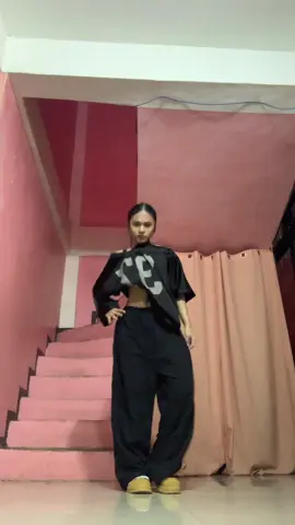 I so love this part! 🤍🩷 (dc: @islapotini, @Harmzii 🤍✨, @zari 𐙚. ݁₊⋆❀˖° & @Mo)    #WSWF #RidinChallenge #fyp #dance #RoyalFamily #SWF3 @officialroyalfamilydancecrew 