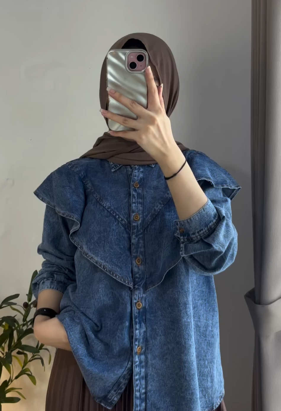 Sini sini sini, Kalisha blouse ready 2 warna dark & light bikin outfit kamu tambah cakep 😝🫣 #rekomendasi #affiliate #tiktokaffiliate #cekkeranjangkuning #diskontiktokshop #murahmeriah #outfitkeren #newarrivals 