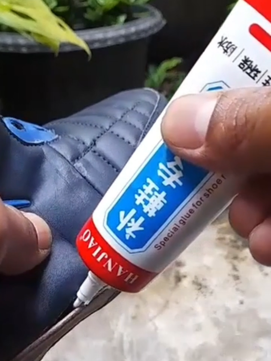 lem sepatu #lemsepatu #lemsandal #lemsepatukuat #lemsandalkuat #lemsepatuantiair #lemsandalsepatu 