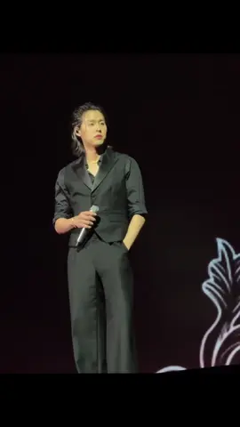 ฮีหล่อเกิน อยากออก พรบ.เจ้าบ่าวห้ามหล่อว่ะ #bbillkin #บิวกิ้น #ppkritt #บิวกิ้นพีพี #BKPPWeddingConcert #BKPPWeddingConcert_D1 