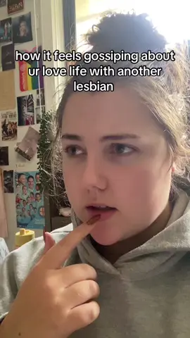 everyone is wayyy too connected in melbs #wlw #lesbiansoftiktok #melbourne 